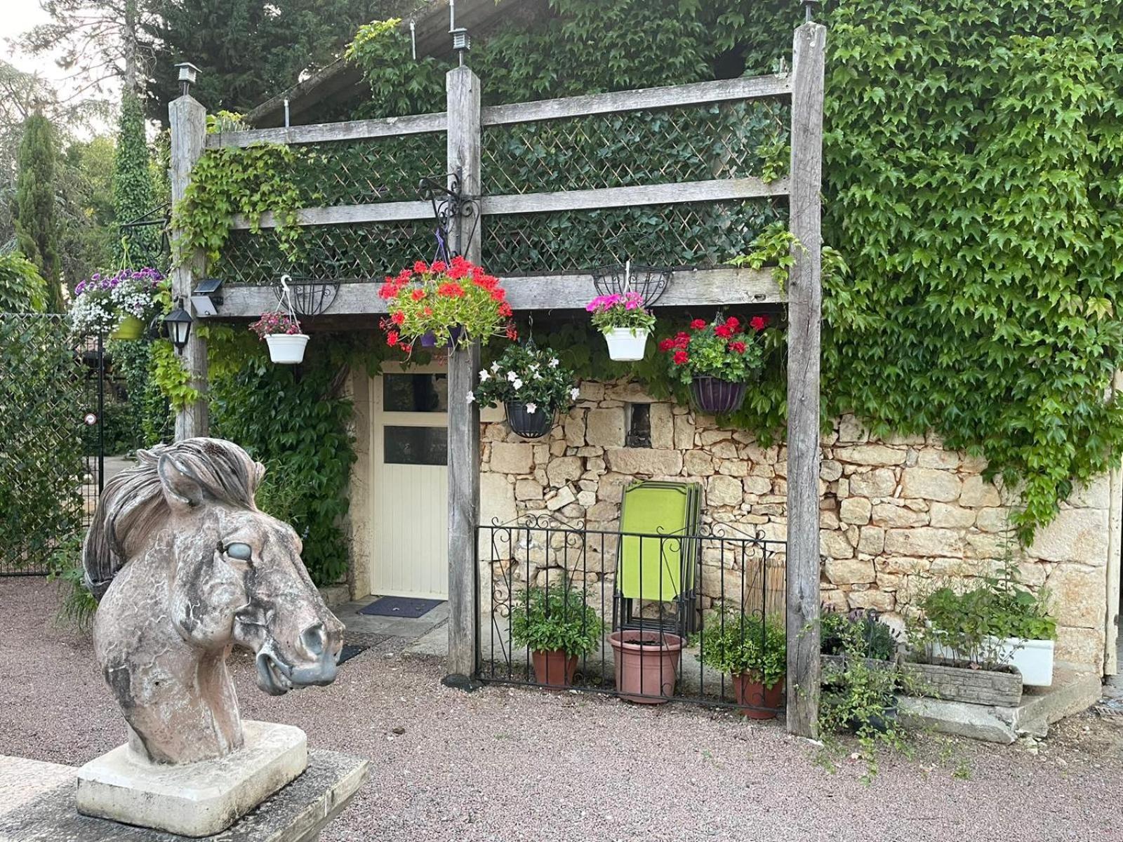 Bed and Breakfast Les Grozilles Feuillade Exterior foto